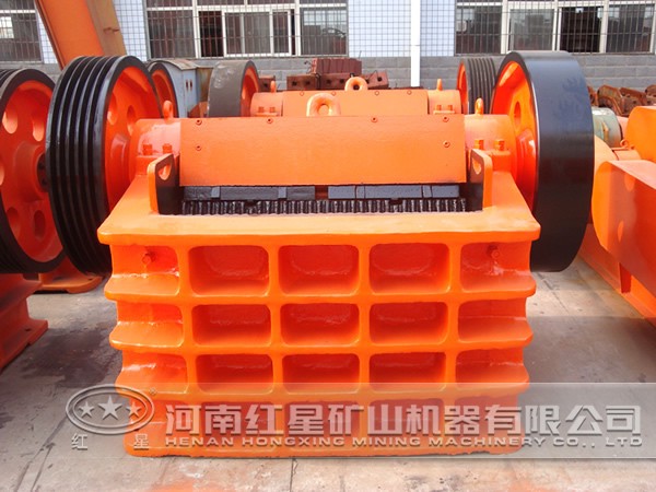 復(fù)擺顎式破碎機(jī)