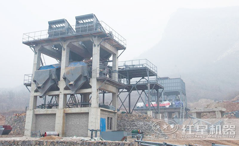 塔樓制砂機(jī)作業(yè)現(xiàn)場(chǎng) 塔樓制砂機(jī)作業(yè)現(xiàn)場(chǎng)