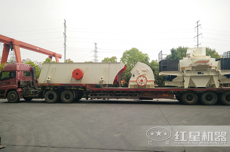 整套錘破機(jī)裝車發(fā)貨現(xiàn)場(chǎng) 整套錘破機(jī)裝車發(fā)貨現(xiàn)場(chǎng)