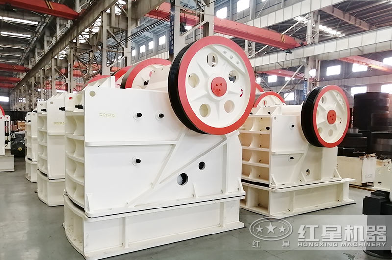 白云石顎式破碎機(jī)車間實(shí)拍圖 白云石顎式破碎機(jī)車間實(shí)拍圖