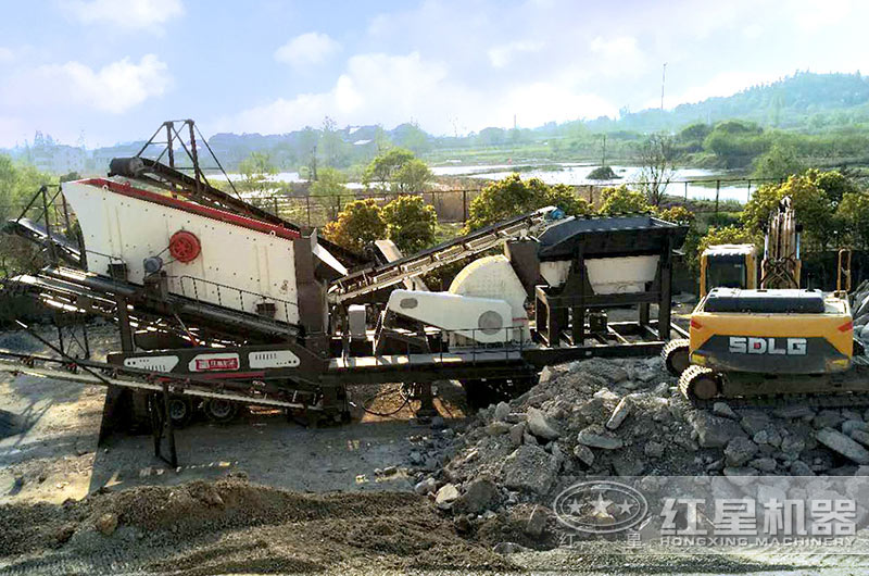 山東菏澤煤矸石移動(dòng)破碎現(xiàn)場(chǎng) 山東菏澤煤矸石移動(dòng)破碎現(xiàn)場(chǎng)