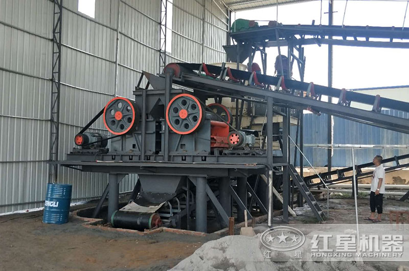 時(shí)產(chǎn)100噸礫石制砂生產(chǎn)線客戶現(xiàn)場 時(shí)產(chǎn)100噸礫石制砂生產(chǎn)線客戶現(xiàn)場