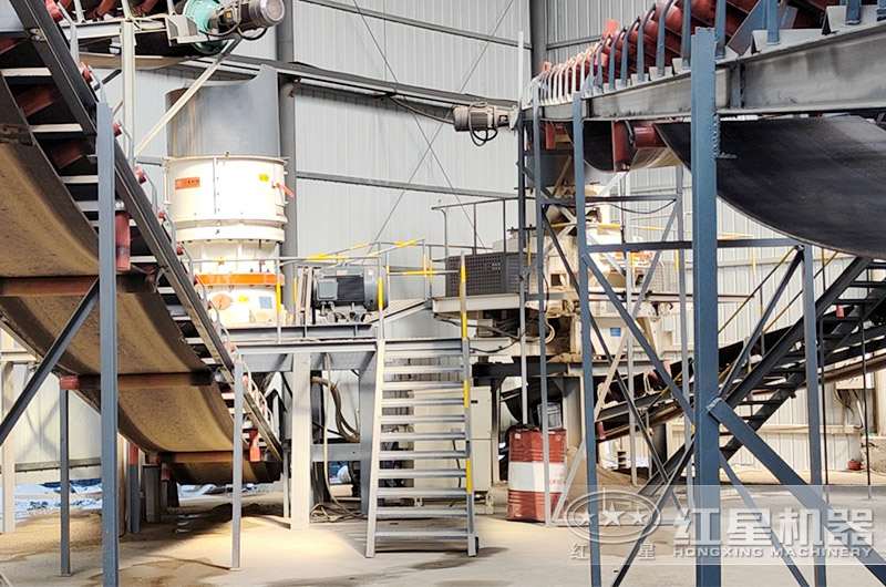 圓錐破碎機(jī)現(xiàn)場(chǎng) 圓錐破碎機(jī)現(xiàn)場(chǎng)