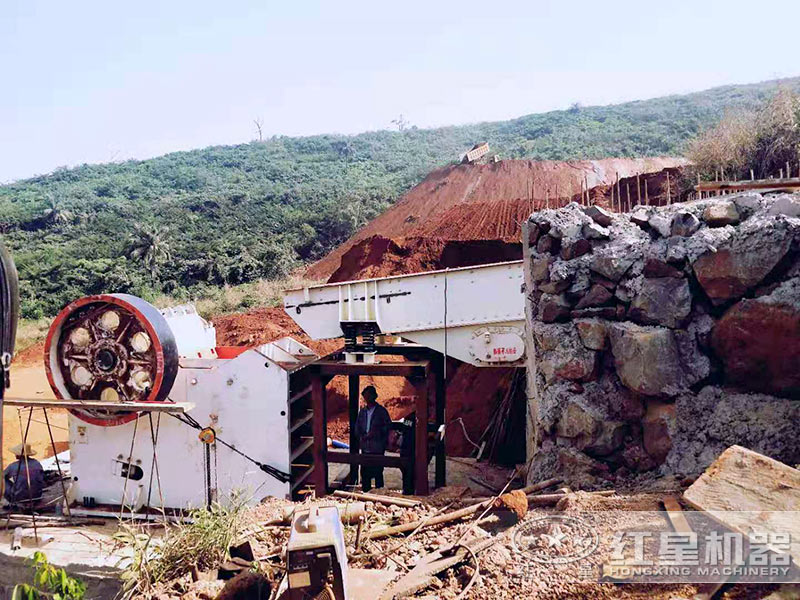 大型鄂破生產(chǎn)現(xiàn)場實拍圖 大型鄂破生產(chǎn)現(xiàn)場實拍圖