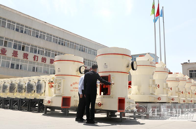 紅星20-1000目的石頭超細(xì)磨粉機(jī)參觀工廠 紅星20-1000目的石頭超細(xì)磨粉機(jī)參觀工廠