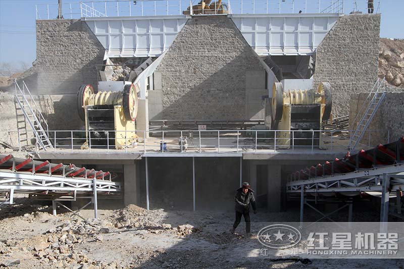 大型鄂破生產(chǎn)現(xiàn)場實拍圖 大型鄂破生產(chǎn)現(xiàn)場實拍圖
