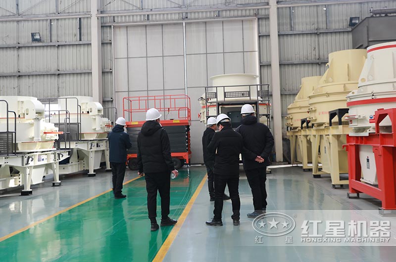 用戶到廠考察河卵石制砂設備 用戶到廠考察河卵石制砂設備