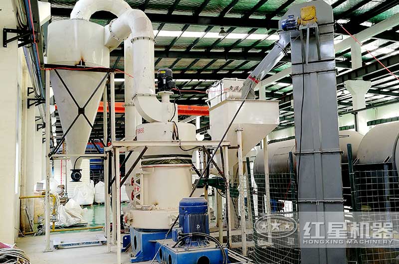 1000目石英石磨粉機作業(yè)現(xiàn)場 1000目石英石磨粉機作業(yè)現(xiàn)場