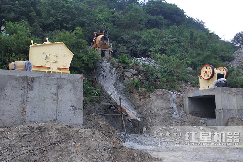 每小時生產(chǎn)100噸的片麻巖破碎生產(chǎn)線 每小時生產(chǎn)100噸的片麻巖破碎生產(chǎn)線