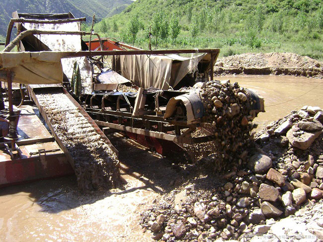 選金設(shè)備現(xiàn)場