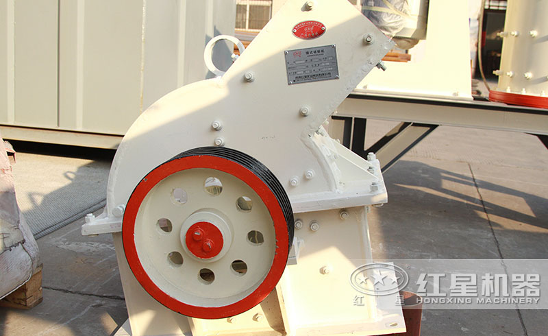 錘式石子破碎機(jī)(PC) 錘式石子破碎機(jī)(PC)