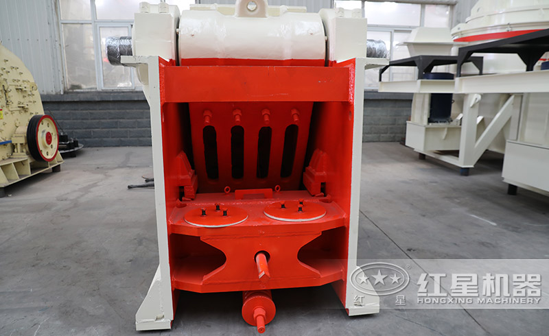 小型鱷式碎石機(jī)細(xì)節(jié)圖 小型鱷式碎石機(jī)細(xì)節(jié)圖