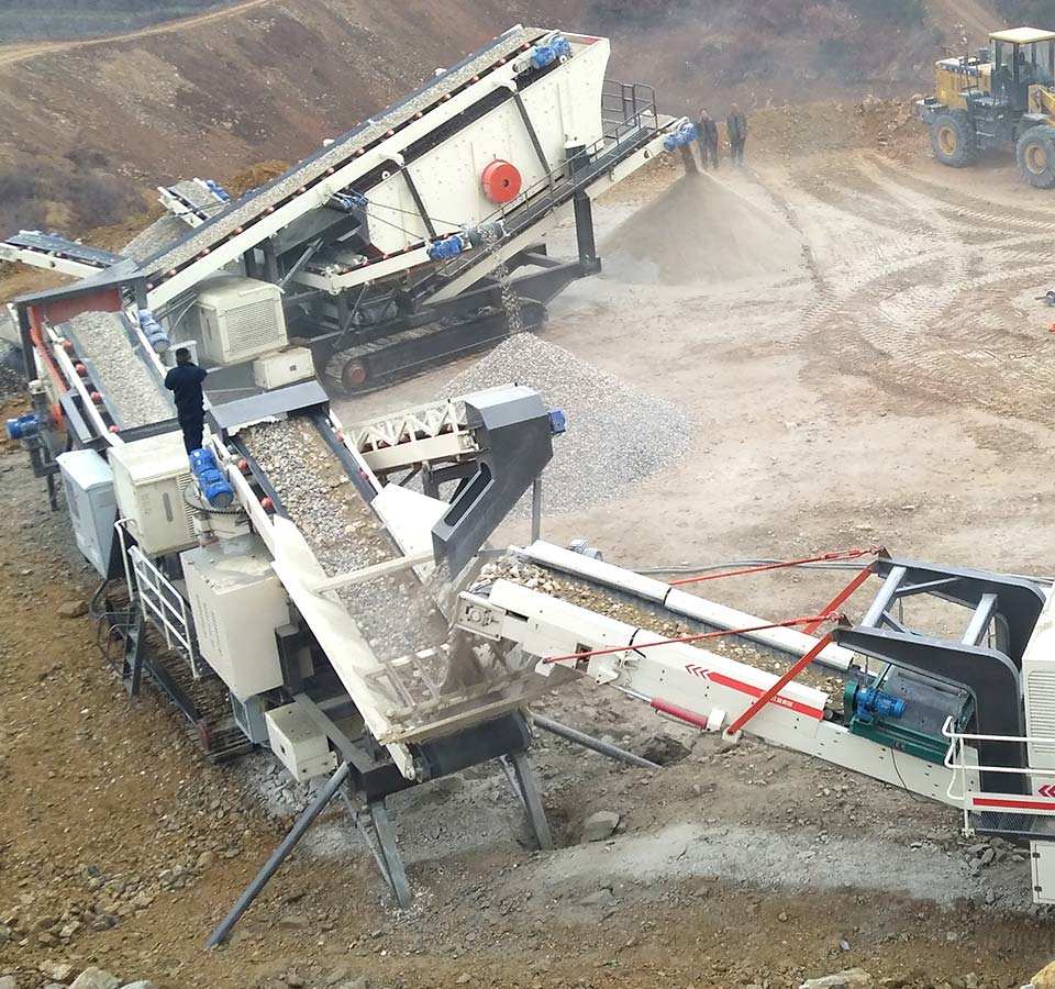 山東煙臺(tái)履帶式移動(dòng)破碎站客戶現(xiàn)場(chǎng)