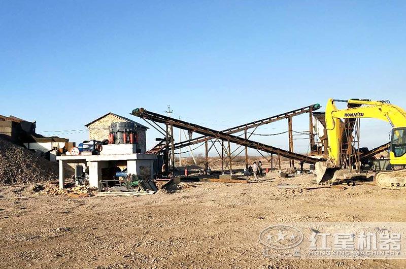 鄂式破碎機(jī)、圓錐破碎機(jī)、振動篩聯(lián)合作業(yè)