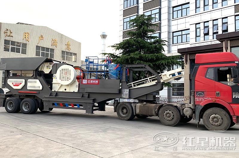 移動(dòng)破碎石頭的機(jī)器發(fā)往河南焦作