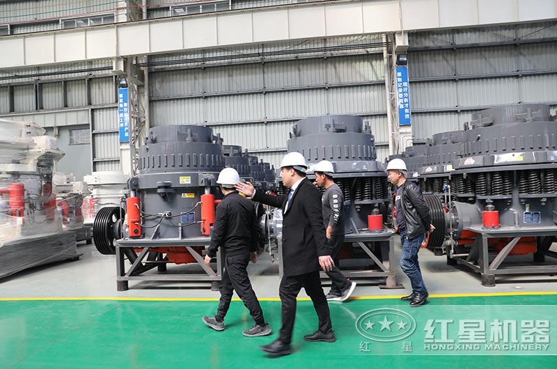 客戶到設(shè)備生產(chǎn)車間參觀