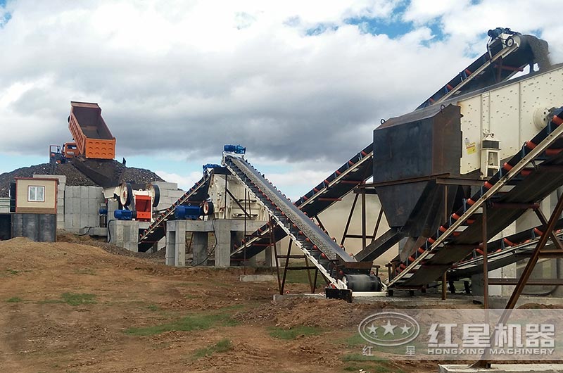 小型碎石機(jī)生產(chǎn)現(xiàn)場圖 小型碎石機(jī)生產(chǎn)現(xiàn)場圖