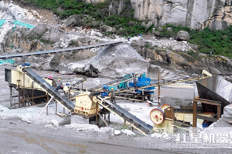 大型沖擊式制砂機(jī)生產(chǎn)現(xiàn)場 大型沖擊式制砂機(jī)生產(chǎn)現(xiàn)場