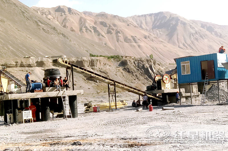 礦山粉碎設(shè)備生產(chǎn)現(xiàn)場 礦山粉碎設(shè)備生產(chǎn)現(xiàn)場