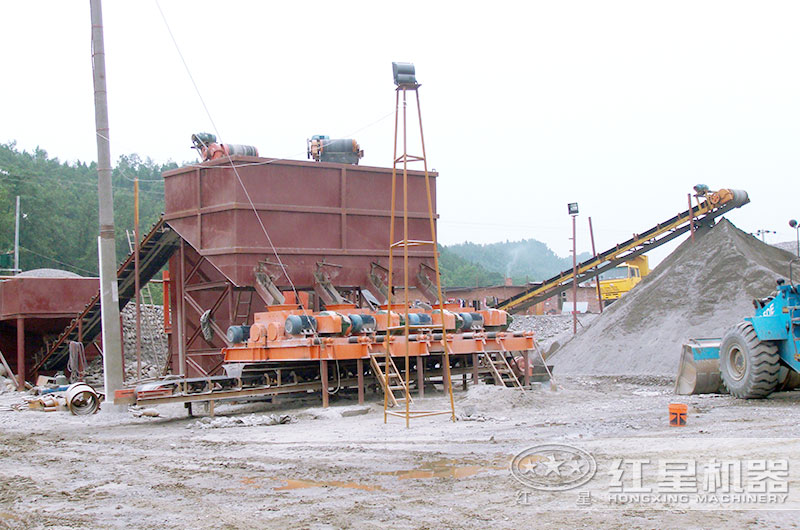 白云石破碎機(jī)生產(chǎn)現(xiàn)場(chǎng)圖