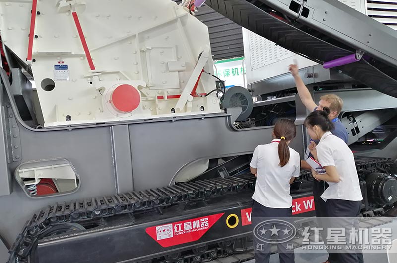 客戶來廠實(shí)地考察，經(jīng)理一對一講解