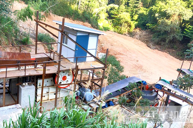 時(shí)產(chǎn)400噸碎石機(jī)生產(chǎn)現(xiàn)場