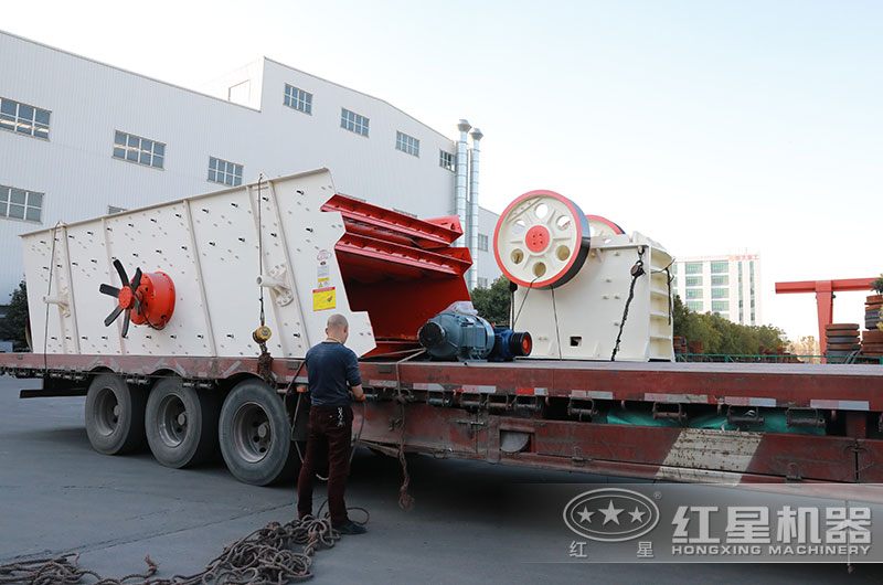 250×750細鄂破正在裝車，準備發(fā)往山東