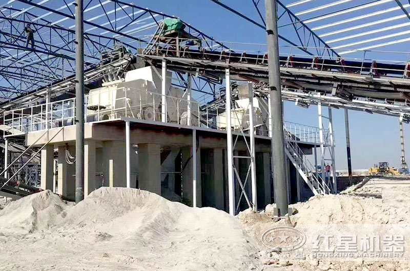 河北大型砂石廠內(nèi)，1210反擊破運(yùn)行中