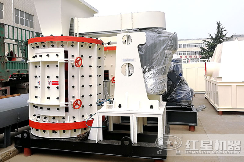 立式復(fù)合破碎機(jī)廠區(qū)實(shí)拍圖片