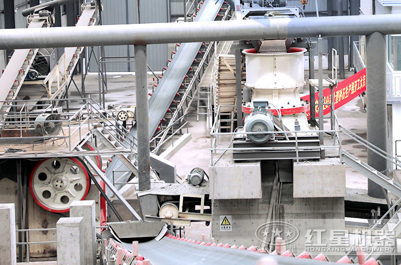 玄武巖破碎生產(chǎn)線現(xiàn)場 玄武巖破碎生產(chǎn)線現(xiàn)場